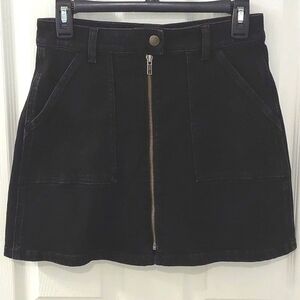 Madewell Utility Zip Up Denim Skirt in Washed Black Frost